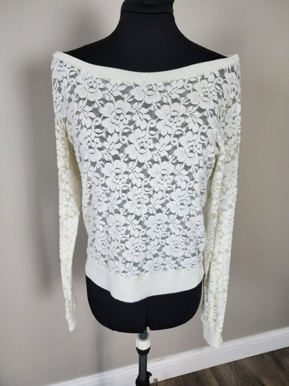 Aeropostale Large Sheer Cream Floral Lace Long Sleeve Pullover Top Boho Coquette
